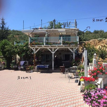 Paradise House Majdal Shams Esterno foto